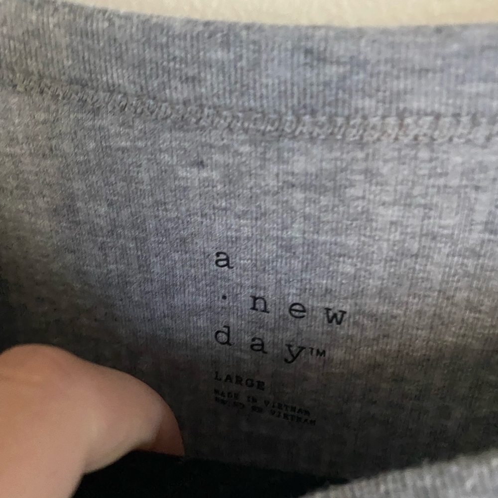 Grey Ribbed Fitted Tee - Picture 4 of 4